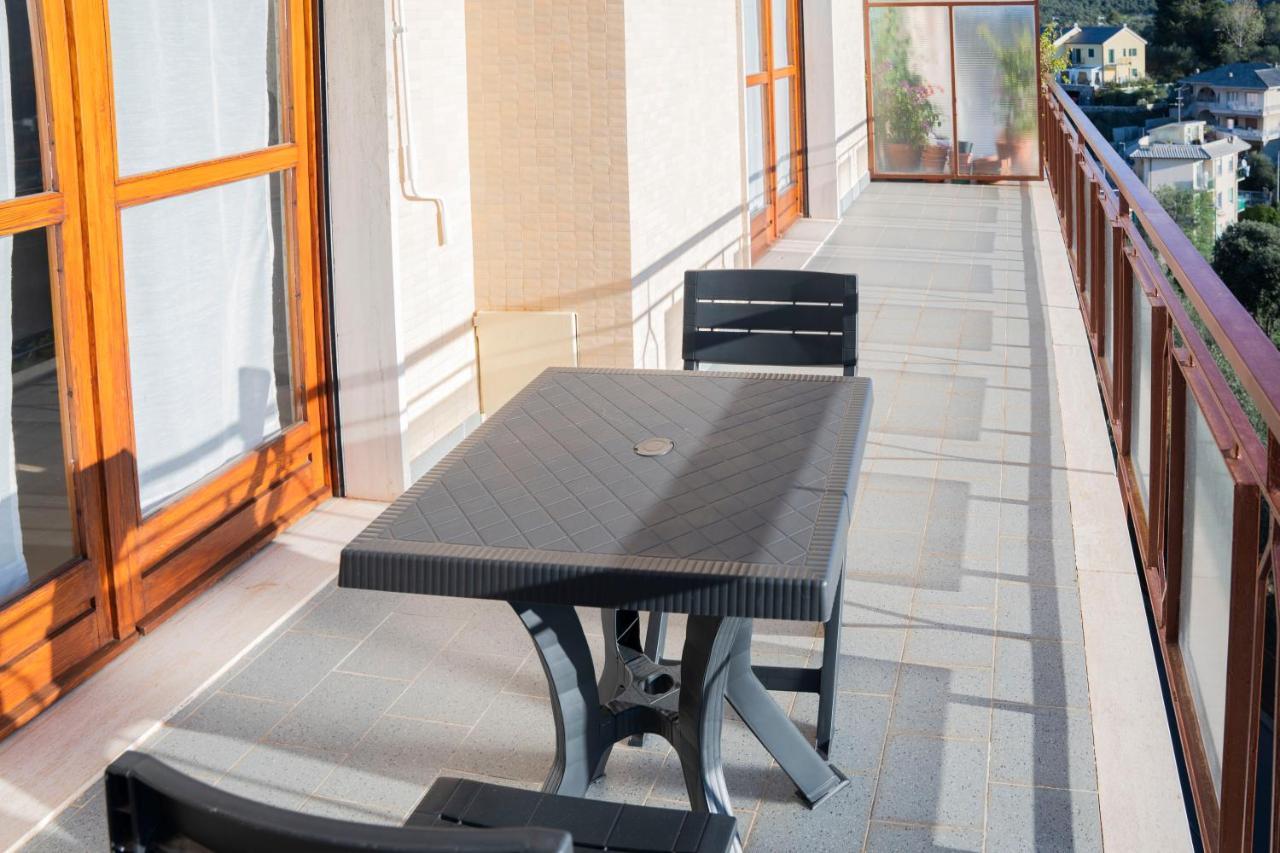 Appartamento 093 - Casa Panorama, Vista Mare E Vista Portofino, 500 Metri Centro Di Chiavari, Posto Auto Gratis Incluso Esterno foto