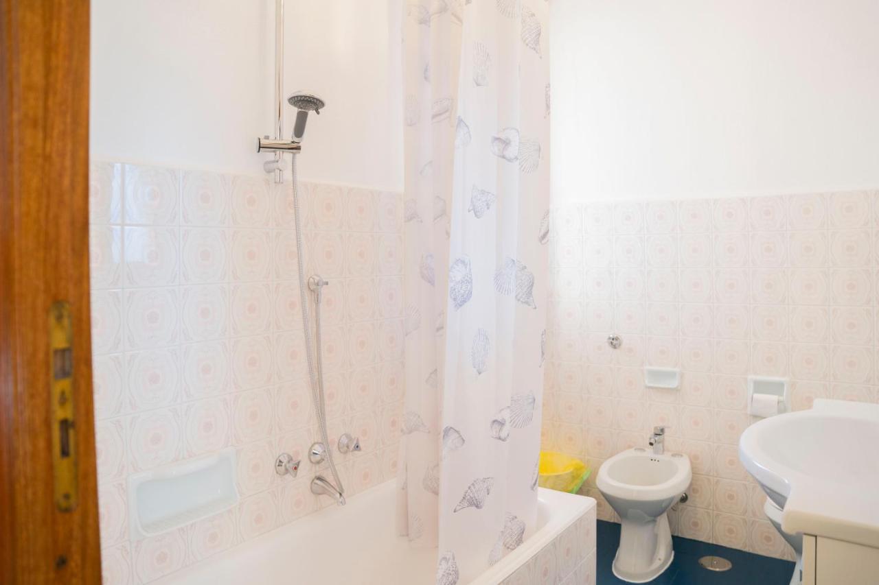 Appartamento 093 - Casa Panorama, Vista Mare E Vista Portofino, 500 Metri Centro Di Chiavari, Posto Auto Gratis Incluso Esterno foto